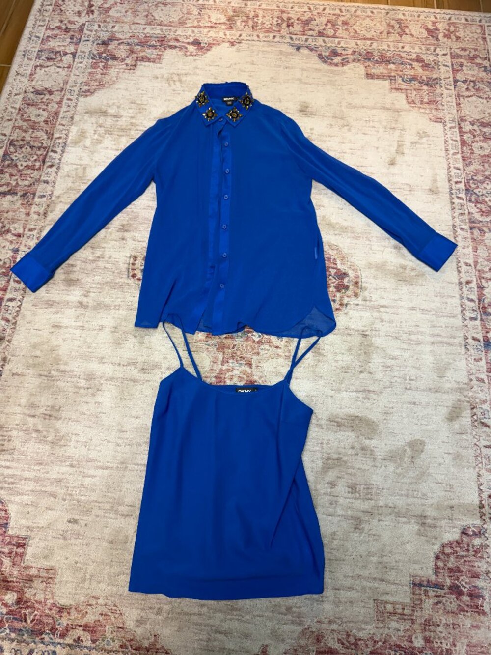 DKNY Women's 2 Piece Silk Long Beaded Collar Blue Button shirt W/Top Size Small